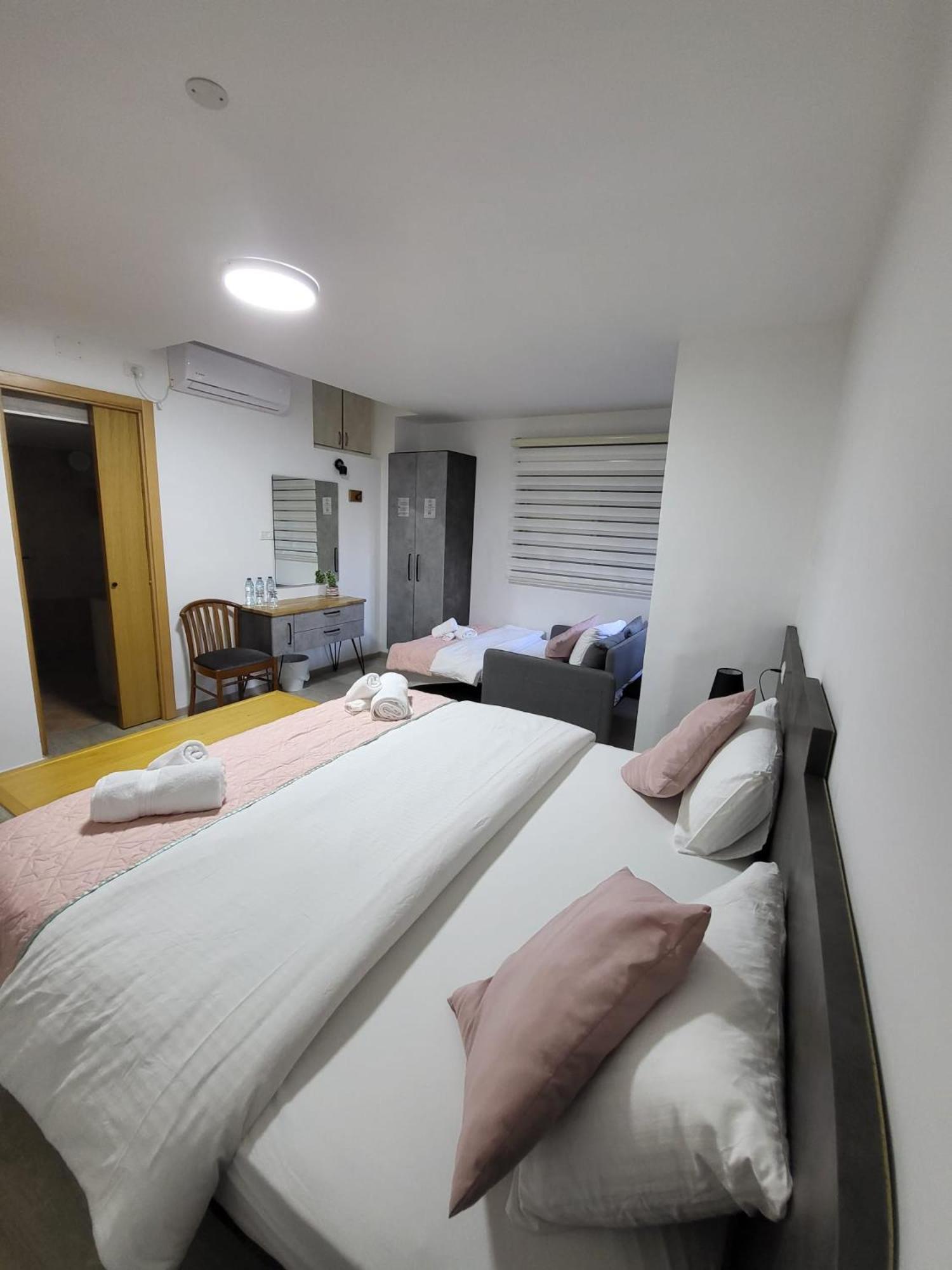 Maria'S Guesthouse - Uphill View Of Nazareth F Exteriör bild